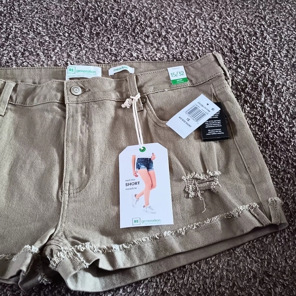Regeneration Womans Mid Rise  Cuffed Shorts, NWT, Size 15/32, Slate green - Picture 5 of 5